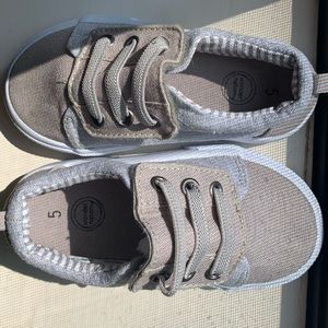 Wonder Nation Toddler Size 5 Tan Sneakers